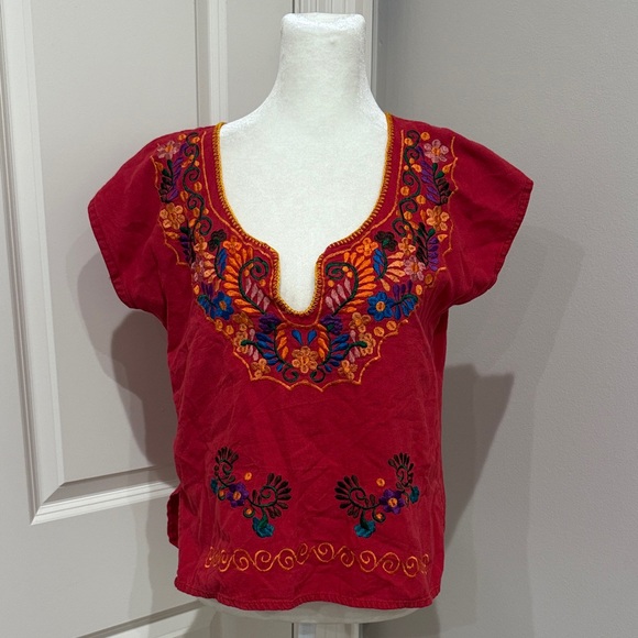 Mexican Artesanal Handmade Embroidered Red Women's Top Size Medium - Picture 1 of 3